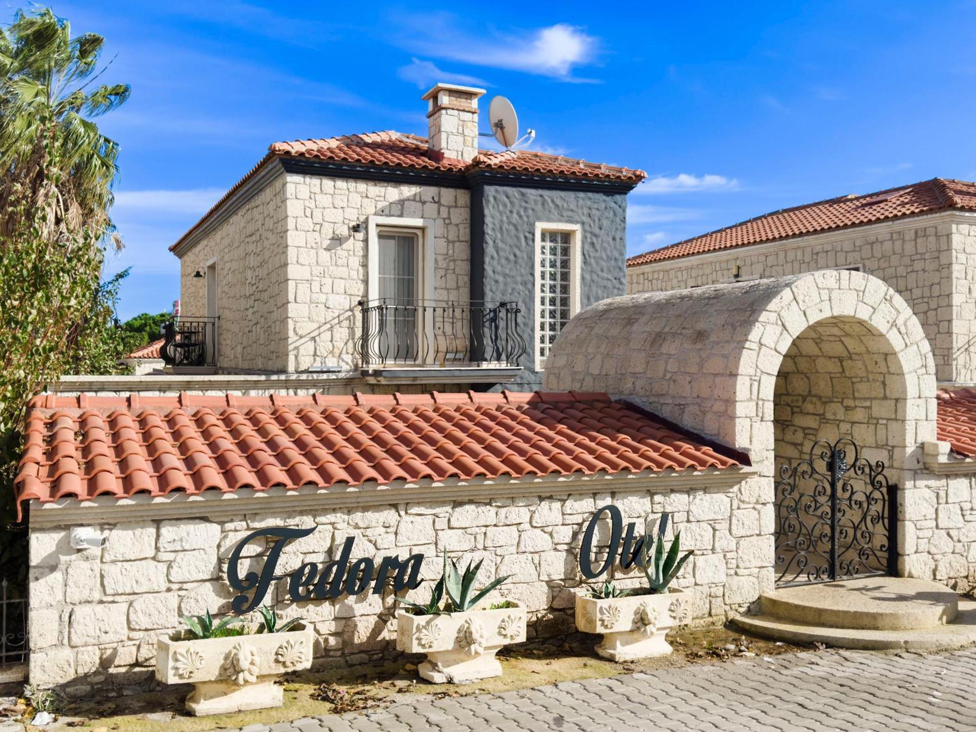 Fedora Otel Alaçatı Luaran gambar