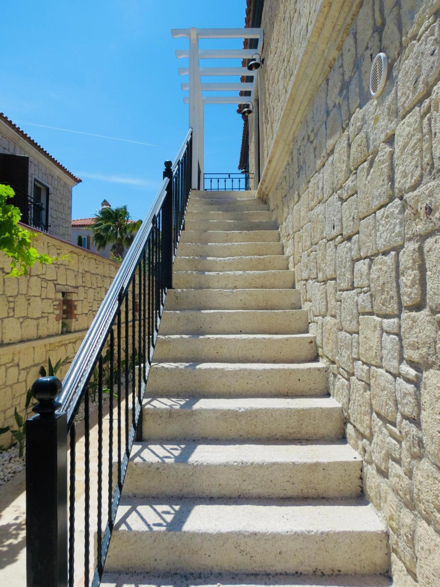 Fedora Otel Alaçatı Luaran gambar