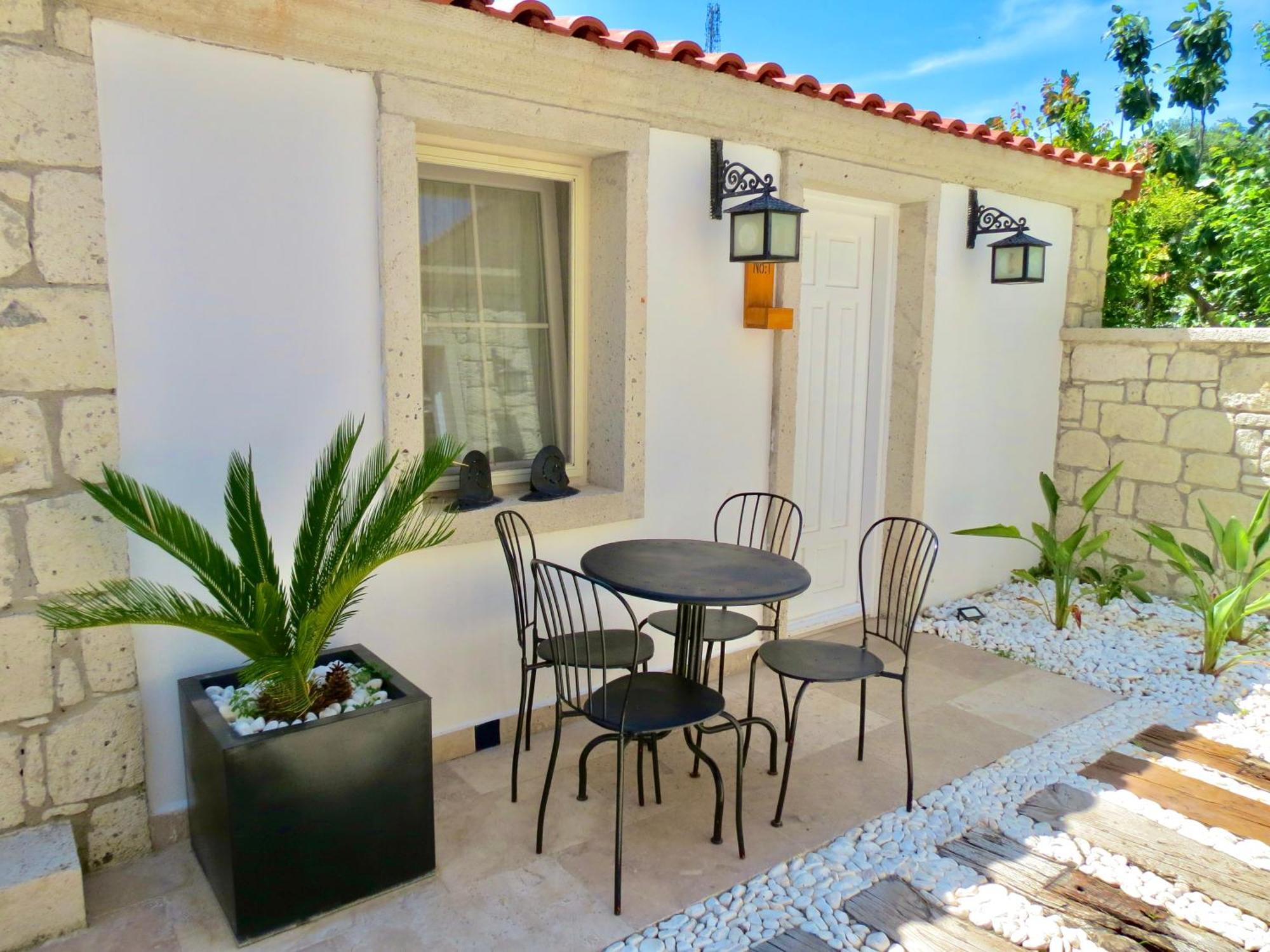 Fedora Otel Alaçatı Luaran gambar