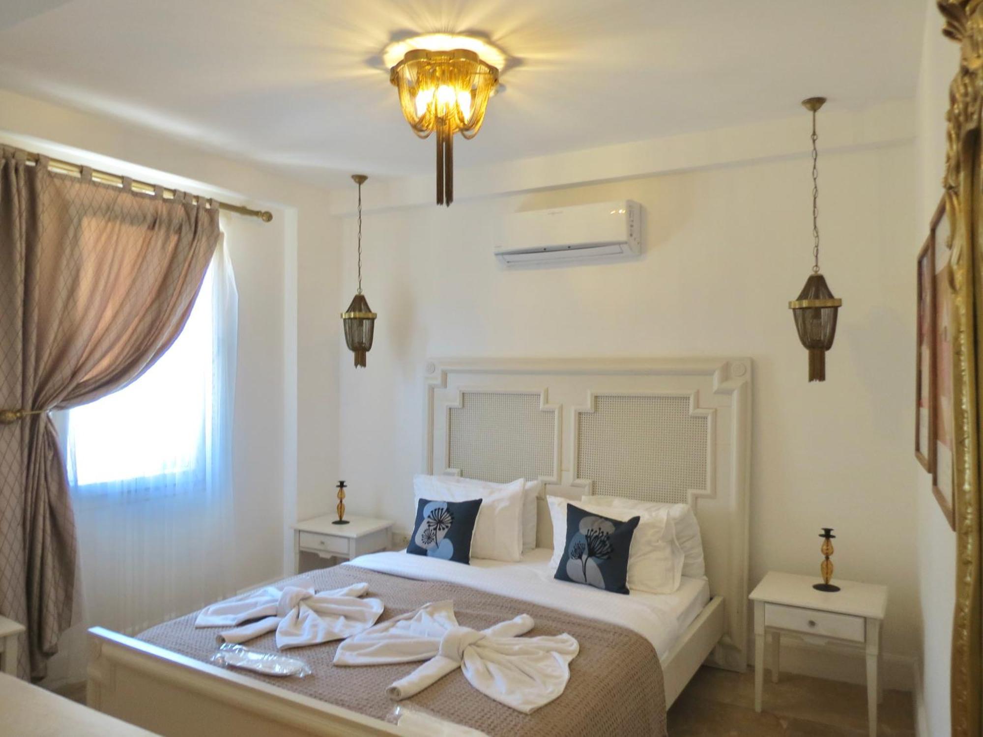 Fedora Otel Alaçatı Luaran gambar
